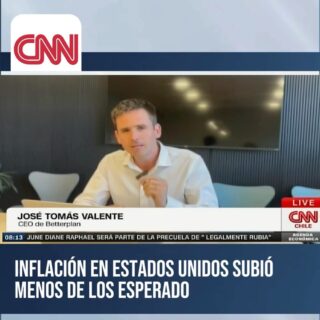 📈 Inflación en EE.UU. sorprende a la baja: ¿Cómo impacta en los mercados? 🇺🇸💰

El último dato de inflación en EE.UU. se ubicó en 2,8% anual, por debajo de lo esperado. 📉 Aunque esto podría anticipar movimientos en la Reserva Federal, la incertidumbre por los aranceles y el escenario geopolítico podrían influir más en el tipo de cambio.

🎙️ José Tomás Valente, CEO de Betterplan, explica por qué estas noticias pueden generar un efecto contrario al esperado en el dólar. 💵⚖️

🔊 Escucha su análisis en este reel y mantente informado sobre los factores que mueven los mercados.