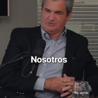 José Miguel Alcalde recuerda uno de los momentos más difíciles de su carrera: tener que despedir personas clave por decisiones tomadas desde lejos, sin entender el impacto humano ni operativo.

Habla de respeto, liderazgo y del costo personal de pedirle a otros que se vayan cuando han dado todo por una institución. Una experiencia que lo marcó profundamente y que terminó llevándolo a dejar el banco.

📈 Una conversación junto a Matías del Río y José Tomás Valente sobre decisiones duras, ética y el valor del respeto en las organizaciones.