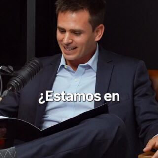 📈 ¿Estamos viviendo una euforia en los mercados?
 
En este reel, Jaime de la Barra analiza cómo identificar una verdadera euforia: no solo a través de las valorizaciones, sino también mirando cuánto se está invirtiendo realmente, quién está financiando ese crecimiento y con qué tipo de capital.
 
💬 Inteligencia artificial, tecnología y una distinción clave: no es lo mismo una expansión impulsada por especulación retail que por inversionistas con respaldo y análisis racional.
 
📊 Una conversación junto a Matías del Río y José Tomás Valente sobre señales de alerta, ciclos de mercado y cuándo —si es necesario— levantar el pie del acelerador.
 
👉 Mira el capítulo completo en YouTube, Spotify y Apple Podcasts.