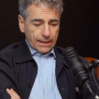 🎙️ “La economía es importante, pero la política es más importante.”
 
En este clip, Andrés Velasco analiza el discurso del candidato Kast, cuestiona la viabilidad de algunas de sus promesas y plantea cuál es —a su juicio— el verdadero test que debe aprobar cualquier gobierno: credibilidad, institucionalidad y respeto irrestricto por la ley.
 
Antes que cifras y anuncios, el mercado y la ciudadanía miran señales.
 
👉 Mira el capítulo completo en YouTube, Spotify o Apple Podcasts.