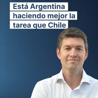 Chile y Argentina están dejando una lección interesante.

Chile fue durante años el alumno ejemplar de la región. Argentina, el más desordenado. Hoy, sin embargo, Argentina muestra mejores cifras fiscales, mientras Chile convive con déficits más persistentes.

La diferencia es la confianza: Chile mantiene un riesgo país mucho más bajo porque la reputación se construye en décadas.

💡 La lección es simple: un país no puede gastar permanentemente más de lo que recauda sin consecuencias.

¿Crees que Chile debería preocuparse más por el déficit fiscal?